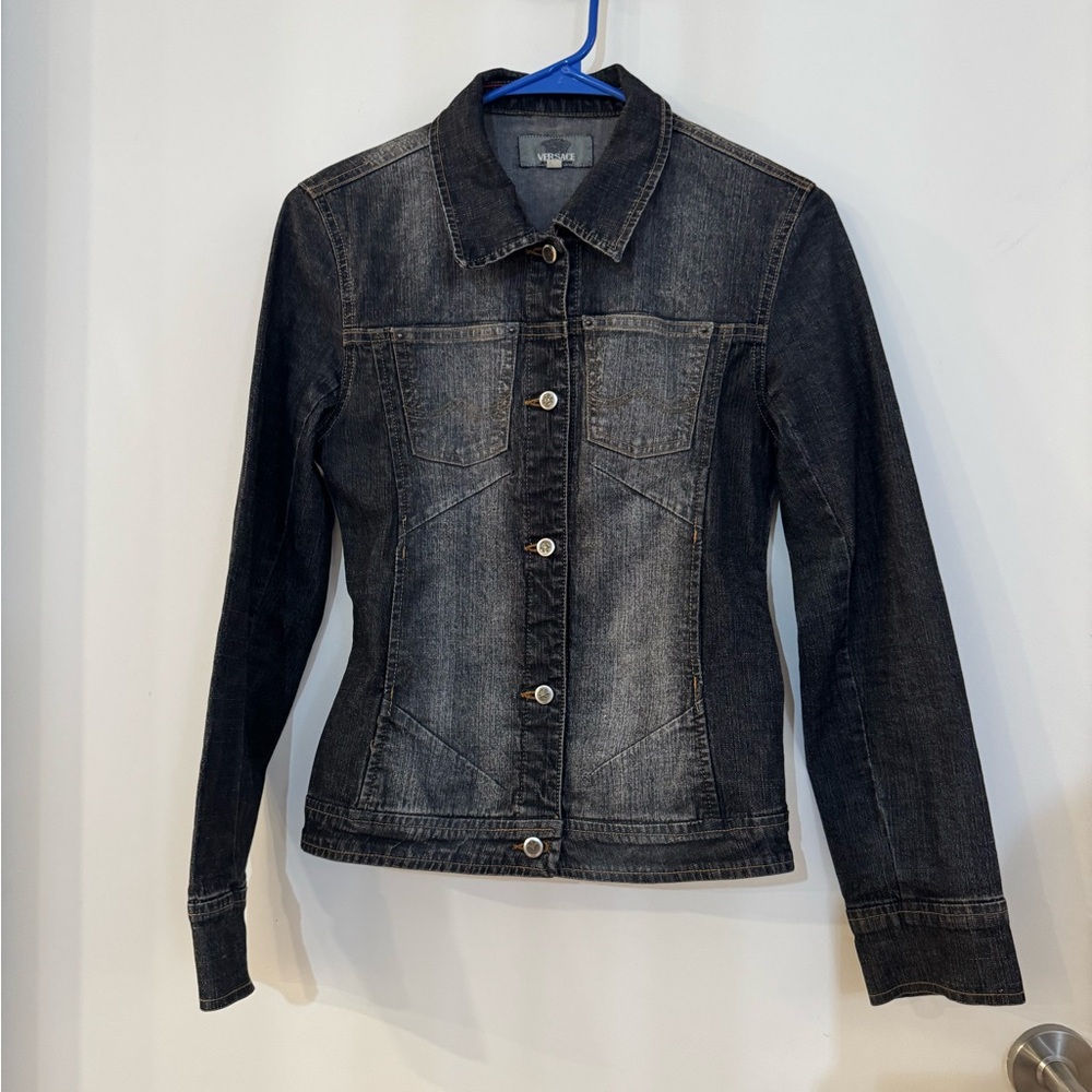 Versace Jeans Couture Denim Jacket Vintage Women
Size m, really flattering